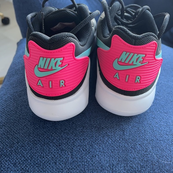 Nike Air Sneakers - Picture 3 of 5